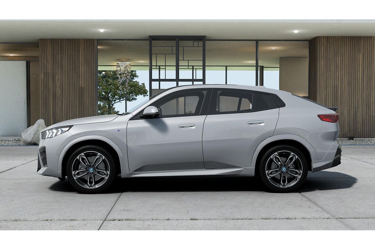 2024 BMW iX2 eDrive20 M Sport U10