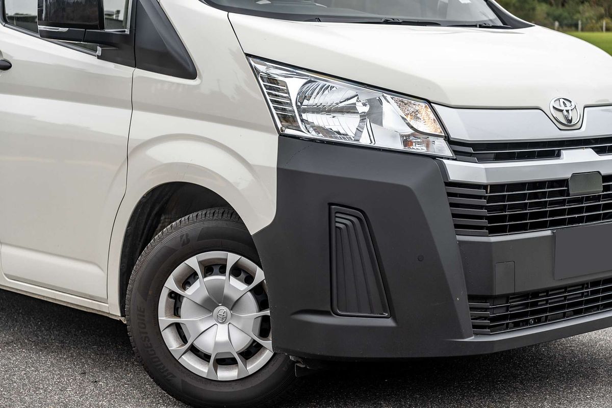 2025 Toyota Hiace GDH300R