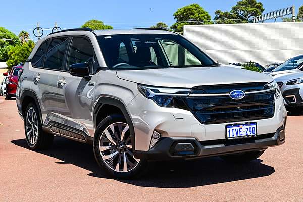 2025 Subaru Forester Hybrid Touring S6