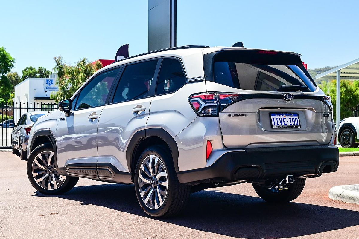 2025 Subaru Forester Hybrid Touring S6