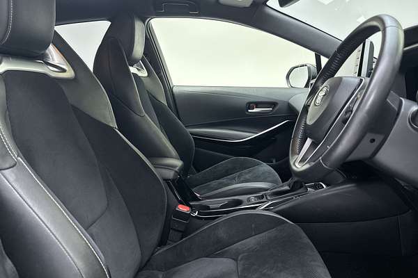 2020 Toyota Corolla ZR Hybrid ZWE211R thumb-12