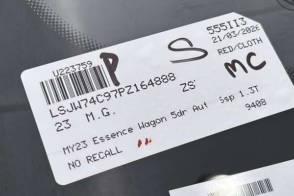 2023 MG ZST Essence thumb-23