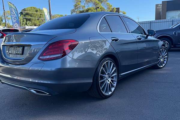2017 Mercedes-Benz C-Class C350 e W205 thumb-1