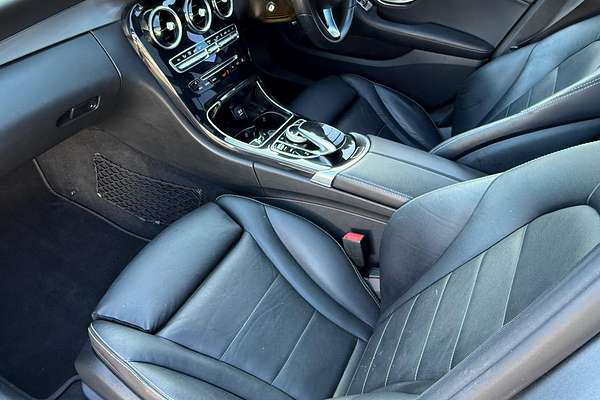 2017 Mercedes-Benz C-Class C350 e W205 thumb-21