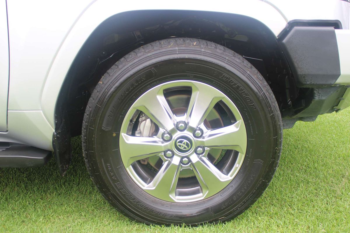 Landcruiser Wagon VX 3.3L Diesel Automatic 5E55190 001