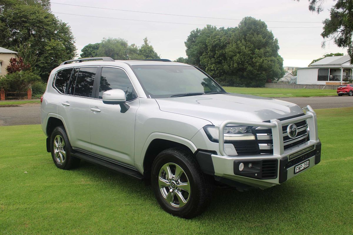 Landcruiser Wagon VX 3.3L Diesel Automatic 5E55190 001