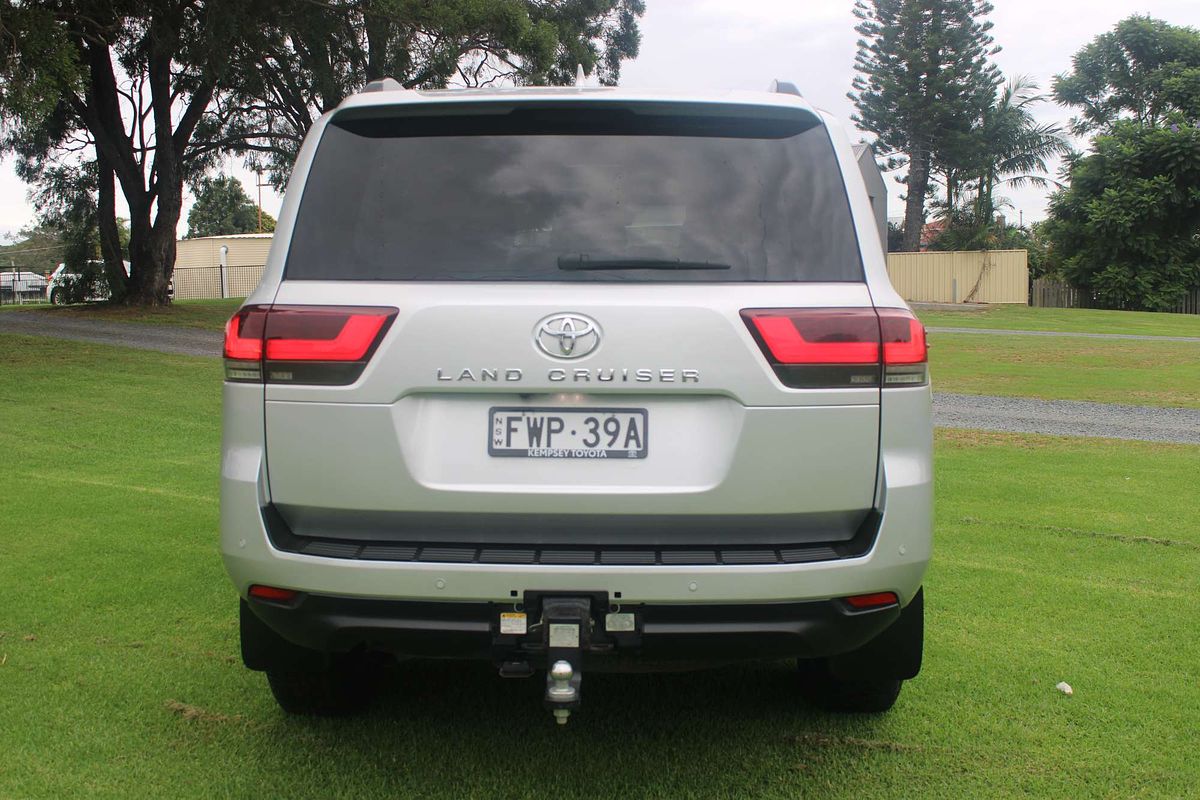 Landcruiser Wagon VX 3.3L Diesel Automatic 5E55190 001