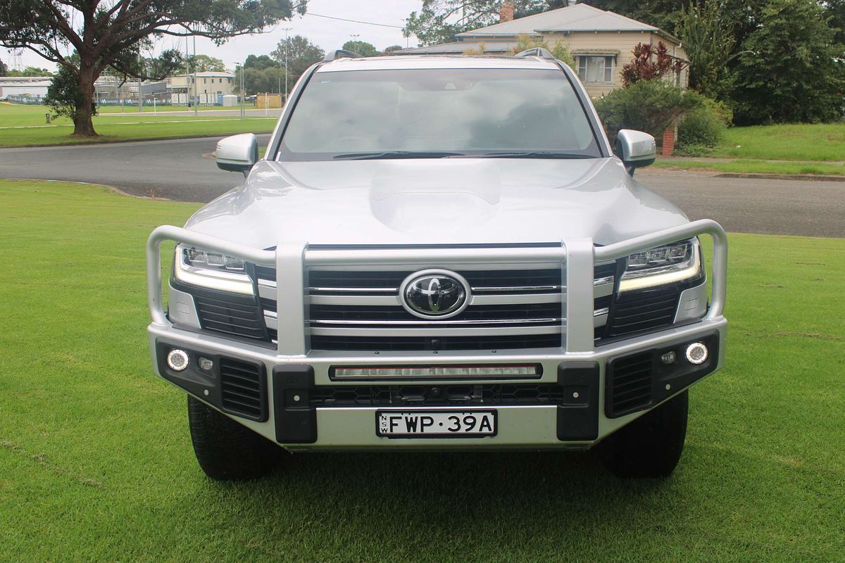 Landcruiser Wagon VX 3.3L Diesel Automatic 5E55190 001