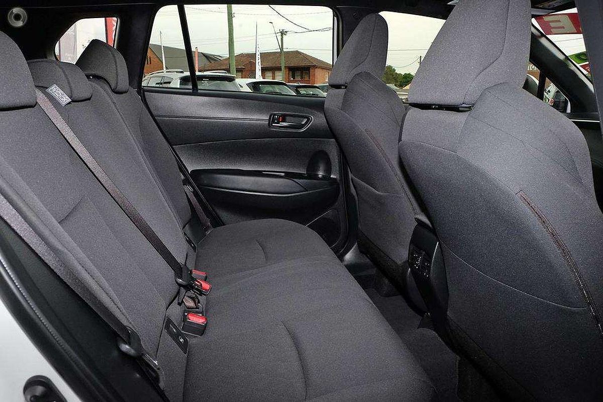 2024 Toyota Corolla Cross GX MXGH10R