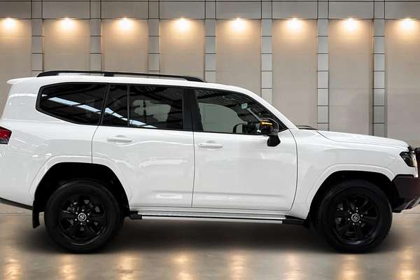 2024 Toyota Landcruiser GXL FJA300R