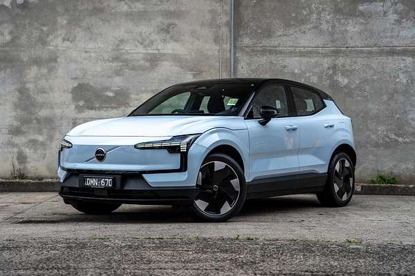 2025 Volvo EX30 Single Motor Extended Range Plus