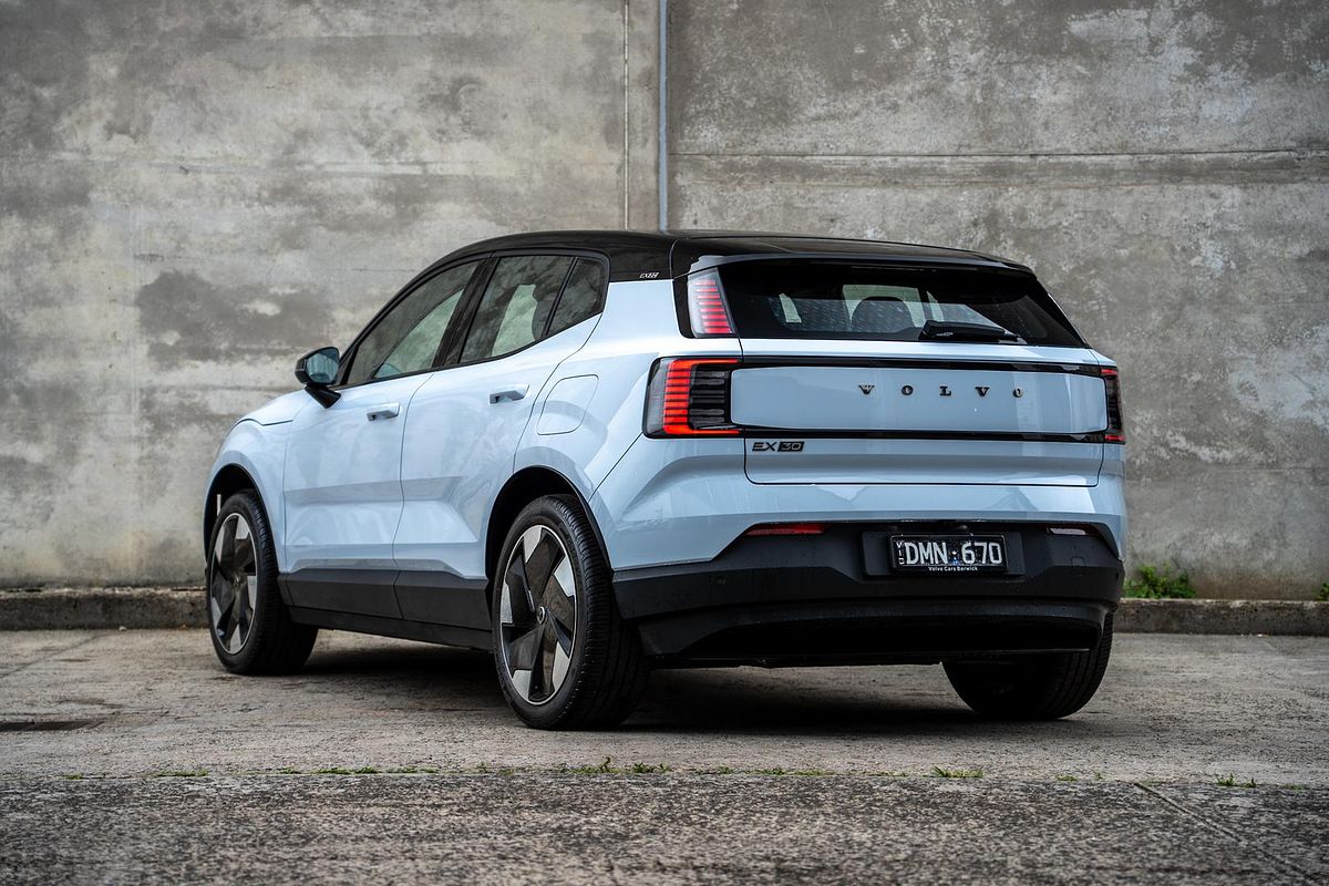 2025 Volvo EX30 Single Motor Extended Range Plus