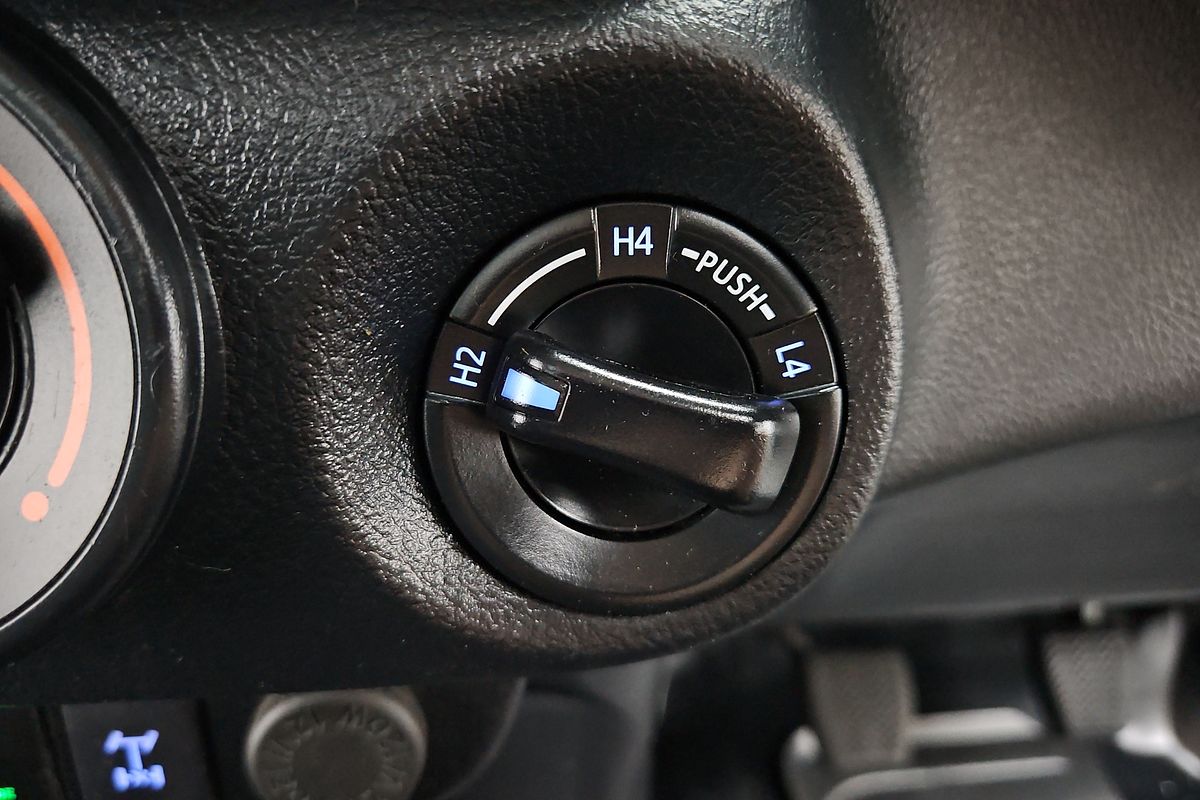 2019 Toyota Hilux SR GUN126R 4X4