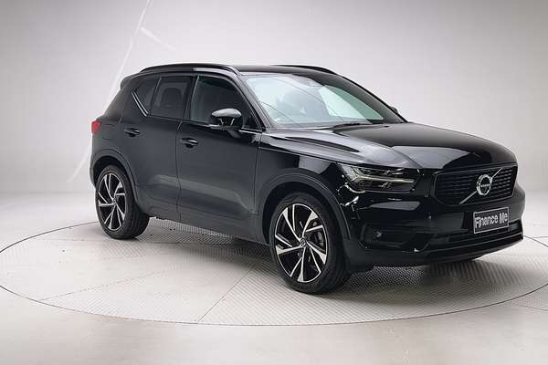 2018 Volvo XC40 T5 R-Design Launch Edition thumb-1