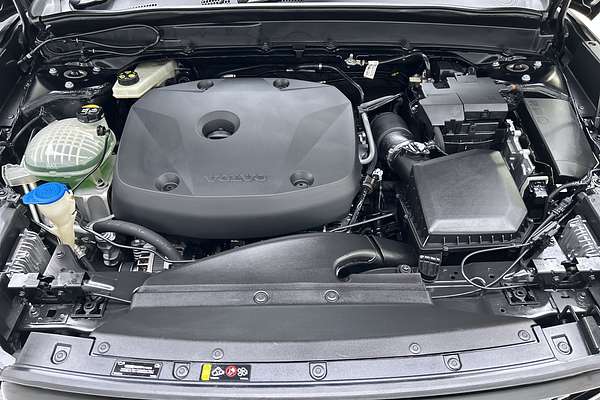 2018 Volvo XC40 T5 R-Design Launch Edition thumb-10