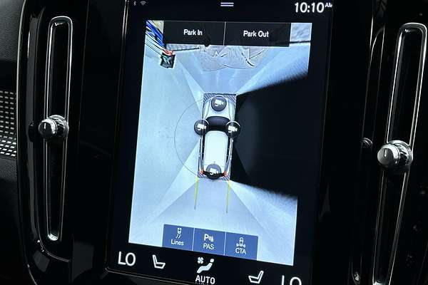 2018 Volvo XC40 T5 R-Design Launch Edition thumb-15