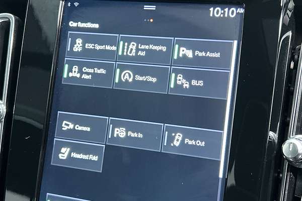 2018 Volvo XC40 T5 R-Design Launch Edition thumb-17