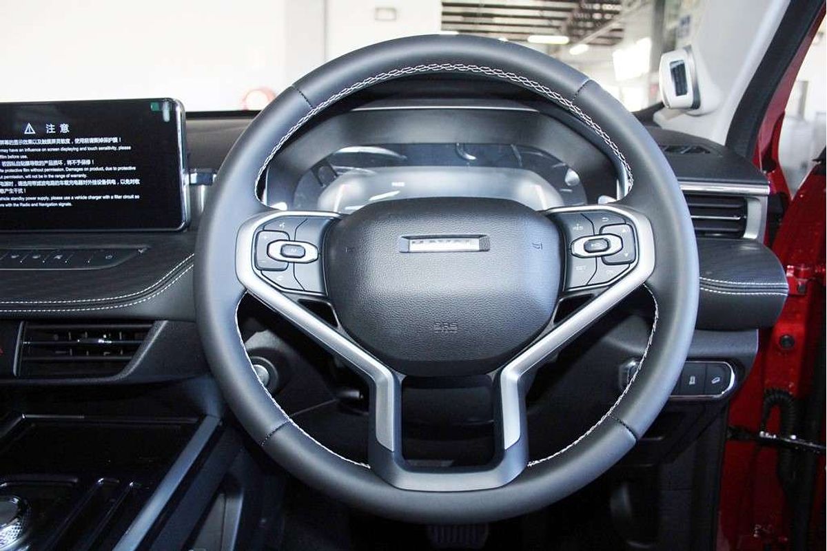 Jolion Facelift Luxury Petrol Auto 4x2