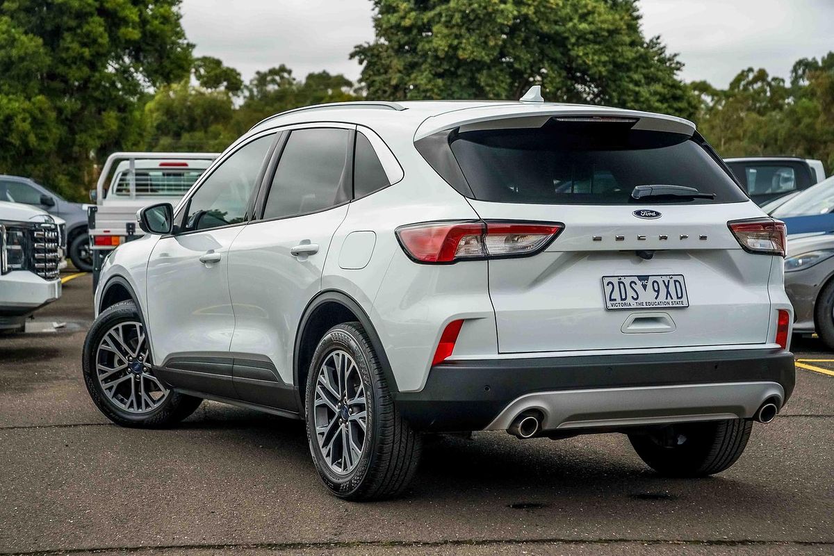 2022 Ford Escape  ZH