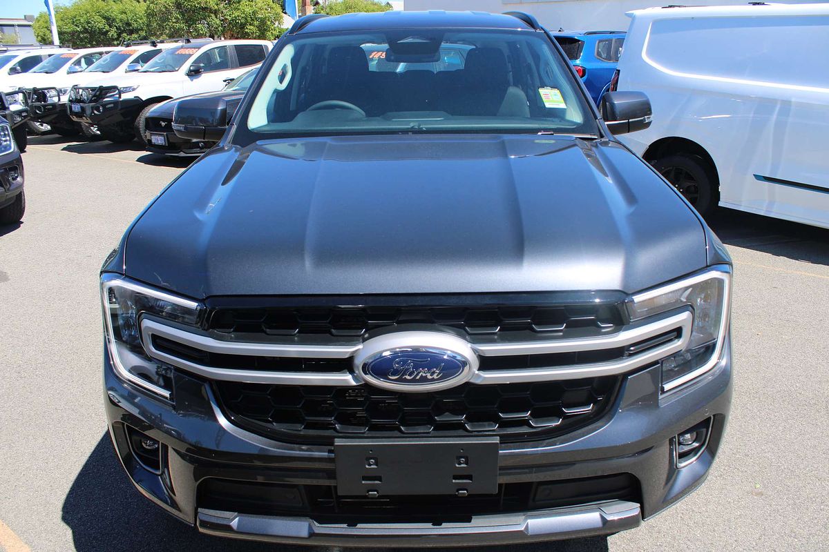 2025 Ford Everest Ambiente 2.0L