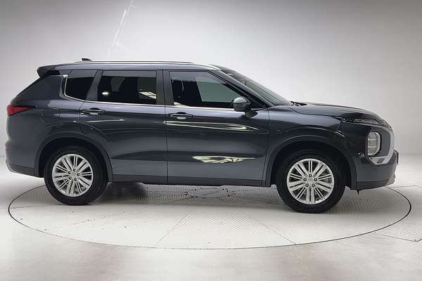 2024 Mitsubishi Outlander LS ZM thumb-3