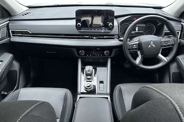2024 Mitsubishi Outlander LS ZM thumb-19