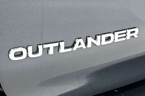 2024 Mitsubishi Outlander LS ZM thumb-21