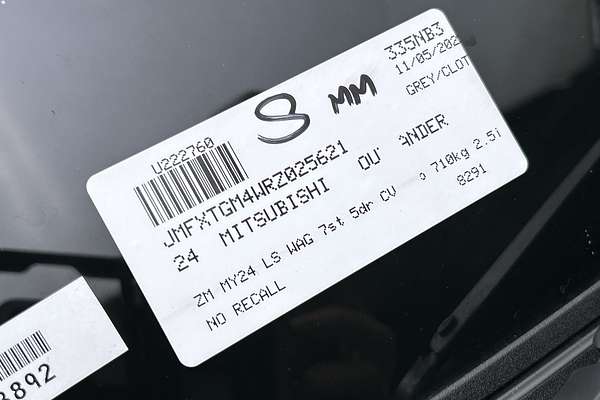 2024 Mitsubishi Outlander LS ZM thumb-23