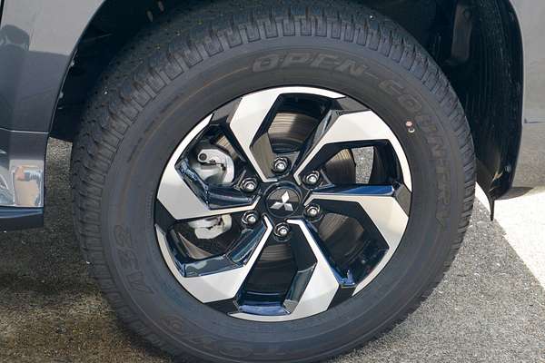 2025 Mitsubishi Pajero Sport Exceed QG thumb-3