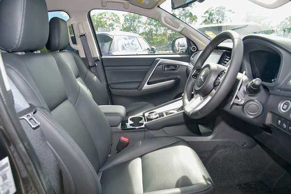 2025 Mitsubishi Pajero Sport Exceed QG thumb-9