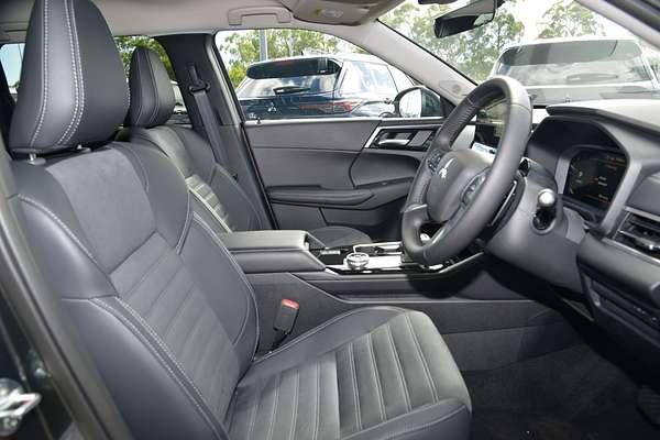 2025 Mitsubishi Outlander LS ZM thumb-9