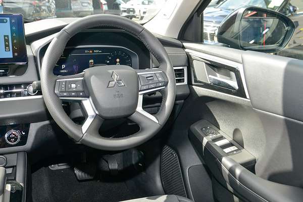 2025 Mitsubishi Outlander LS ZM thumb-17