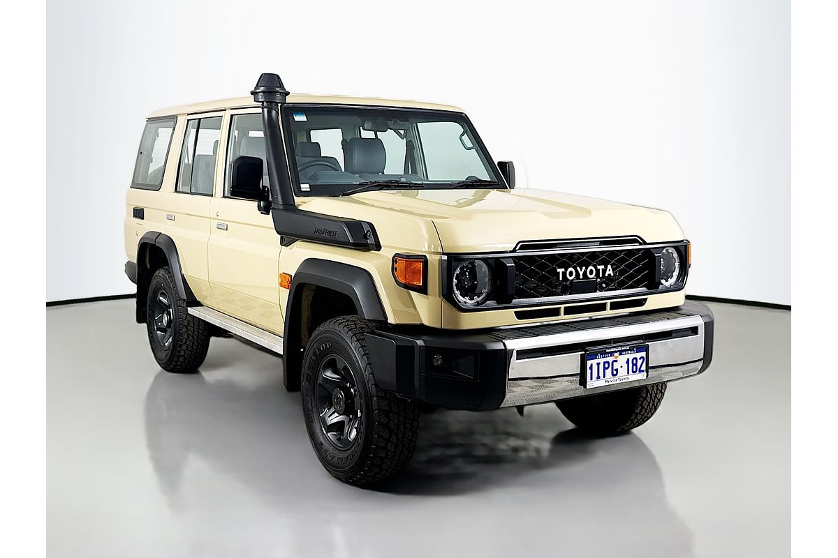 2025 Toyota Landcruiser GXL GDJL76R