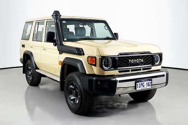 2025 Toyota Landcruiser GXL GDJL76R