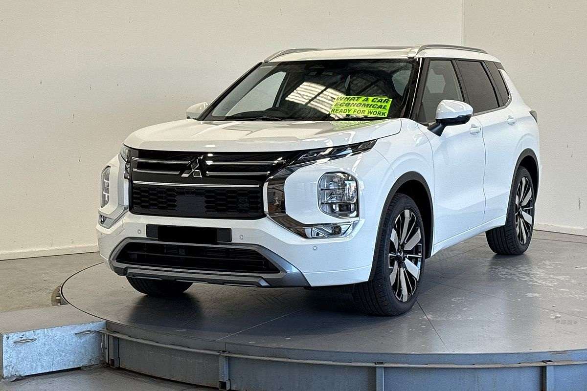 2025 Mitsubishi Outlander Exceed ZM