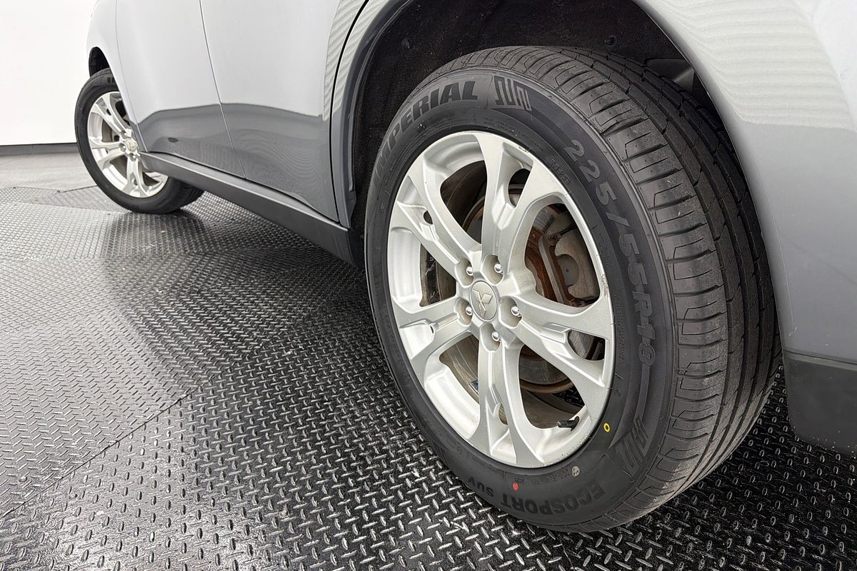 2013 Mitsubishi Outlander LS ZJ