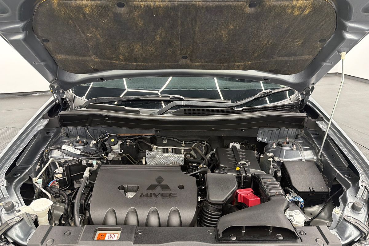 2013 Mitsubishi Outlander LS ZJ