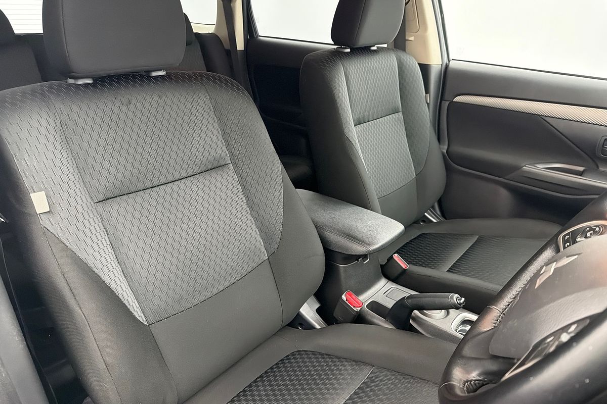 2013 Mitsubishi Outlander LS ZJ