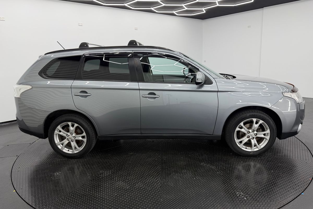 2013 Mitsubishi Outlander LS ZJ