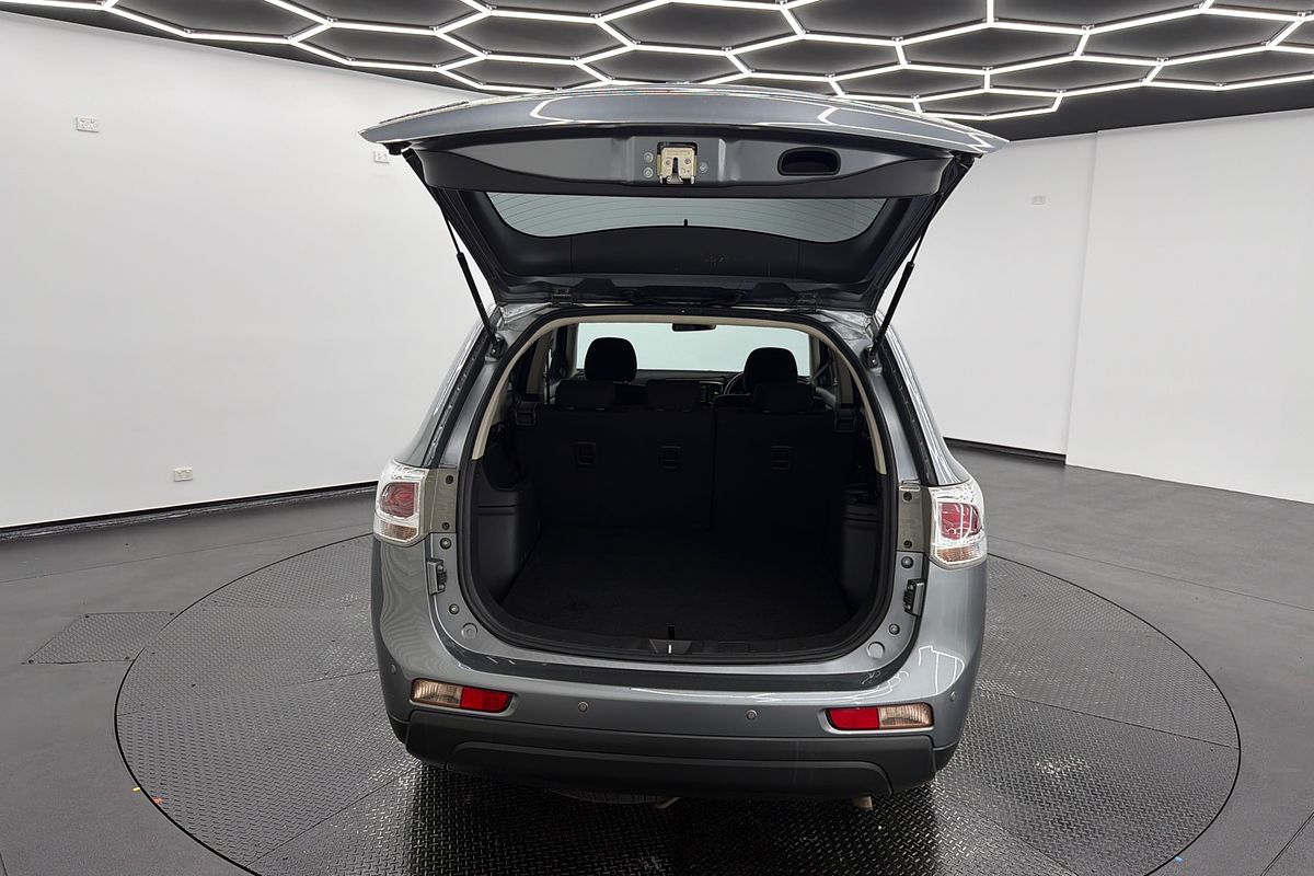 2013 Mitsubishi Outlander LS ZJ