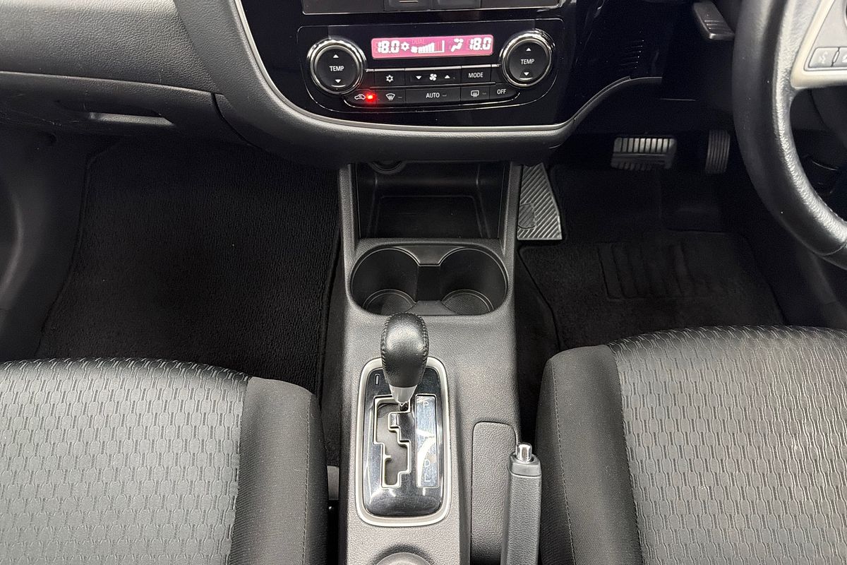 2013 Mitsubishi Outlander LS ZJ