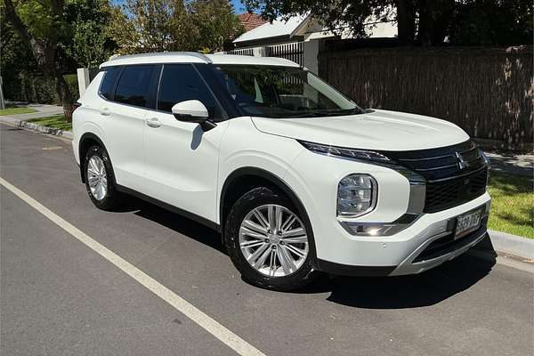 2022 Mitsubishi Outlander LS ZM