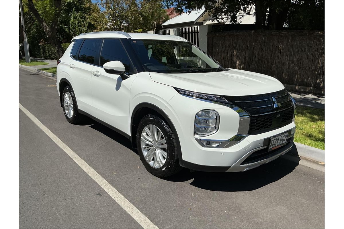 2022 Mitsubishi Outlander LS ZM