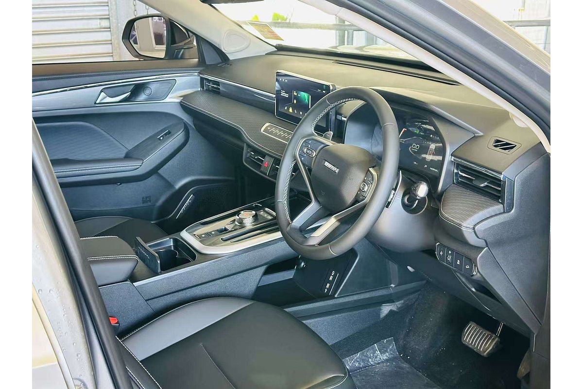 Jolion Facelift Luxury Petrol Auto 4x2