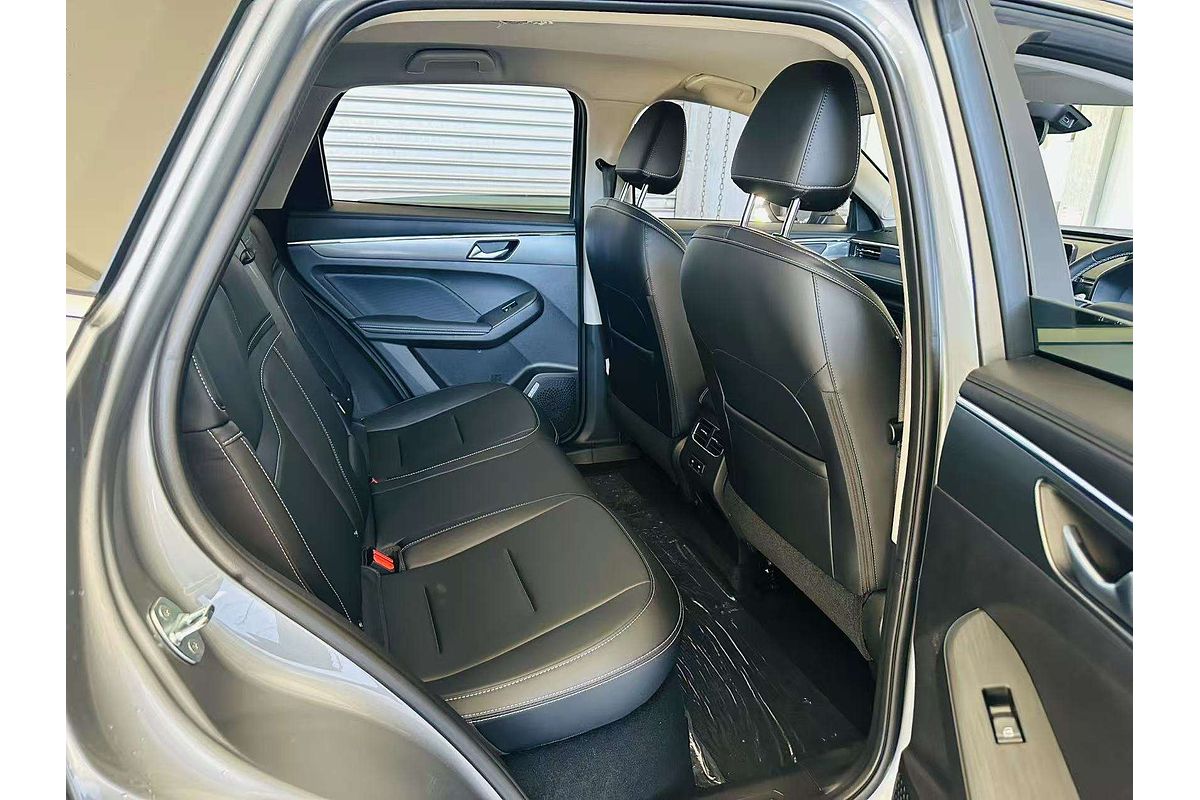 Jolion Facelift Luxury Petrol Auto 4x2