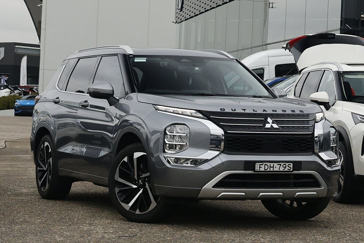 2023 Mitsubishi Outlander Exceed ZM