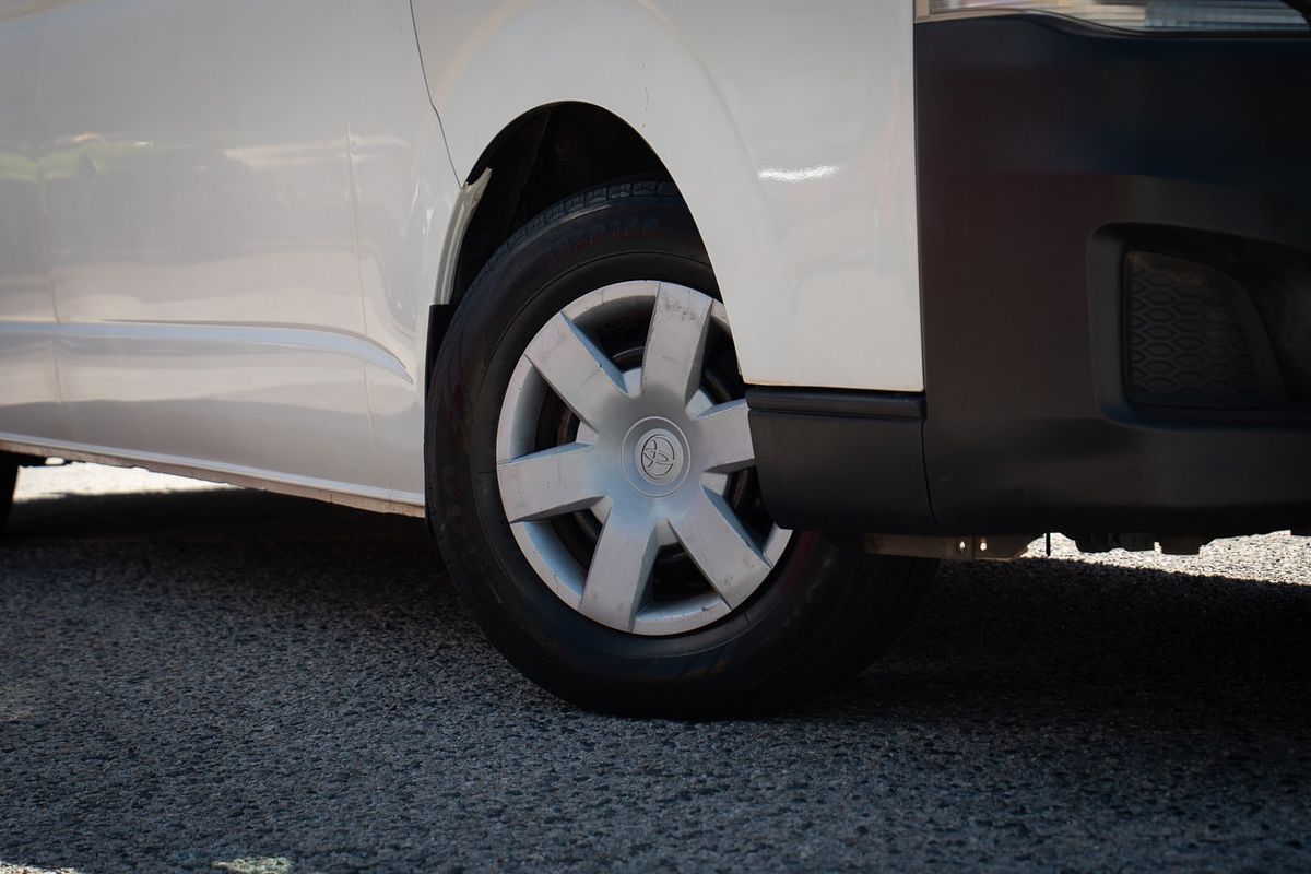 2011 Toyota Hiace Commuter KDH223R ELWB High Roof