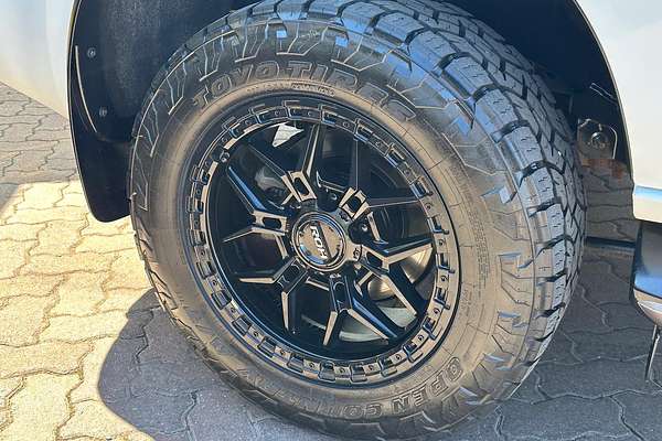 2023 Isuzu MU-X LS-T thumb-6