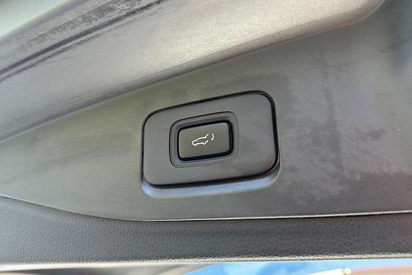 2023 Isuzu MU-X LS-T thumb-16