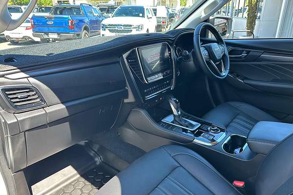 2023 Isuzu MU-X LS-T thumb-24